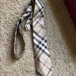 Burberry Classic Cut Check Silk Tie